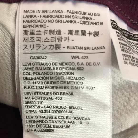 Womans Levis purple jeans. Size 32 - Picture 5 of 6